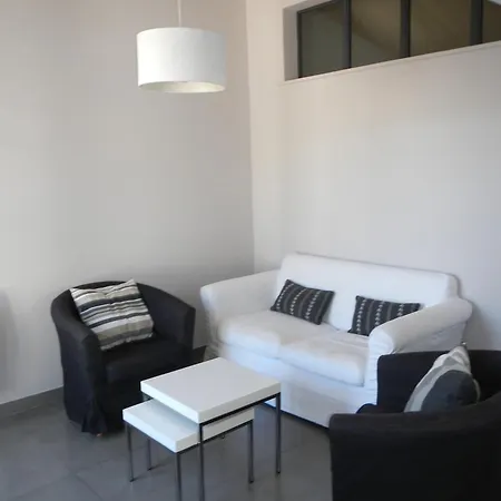 בית נופש Re Locations