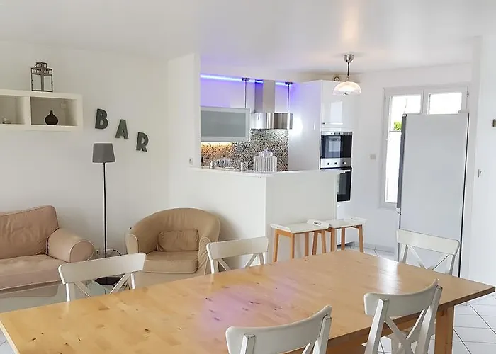 Holiday home Re Locations *